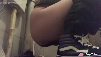 Shitting in squat toilet 4