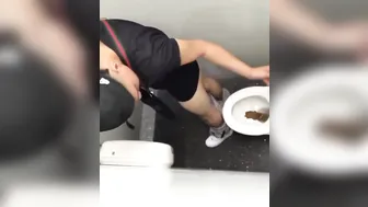 Spying on a Latino having a diarrhea