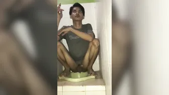 Smoking Indonesian squat shit in toilet