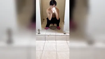 Chinese doorless squat toilet 4