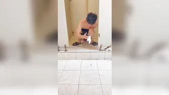 Chinese doorless squat toilet 6