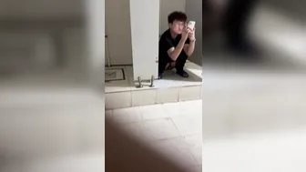 Chinese doorless squat toilet 9