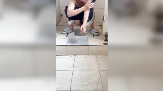 Chinese doorless squat toilet 18