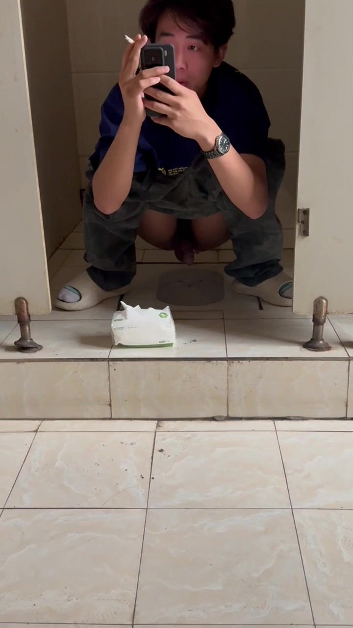 Chinese doorless squat toilet 27