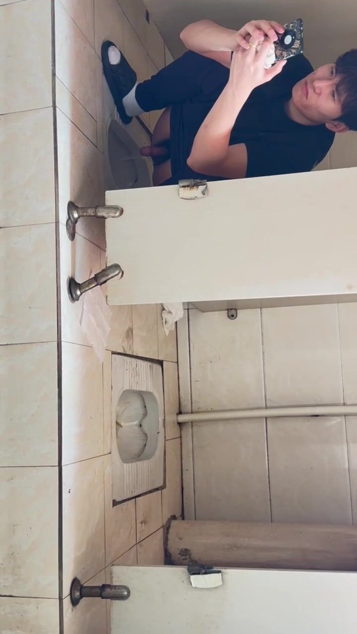 Chinese doorless squat toilet 42