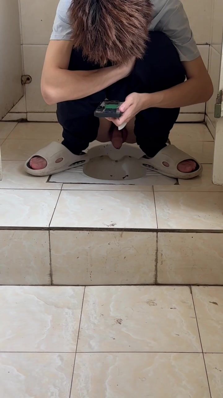 Chinese doorless squat toilet 49