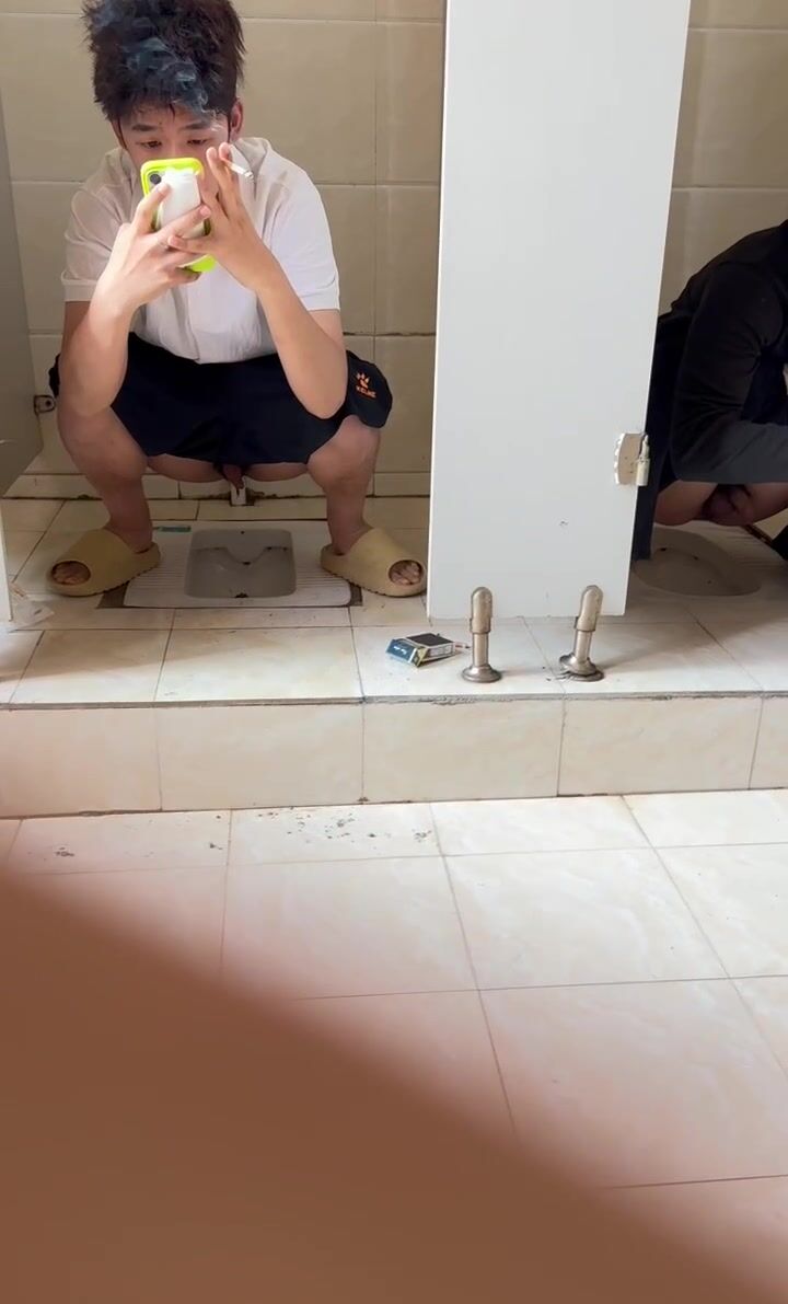 Chinese doorless squat toilet w/ pooping 3