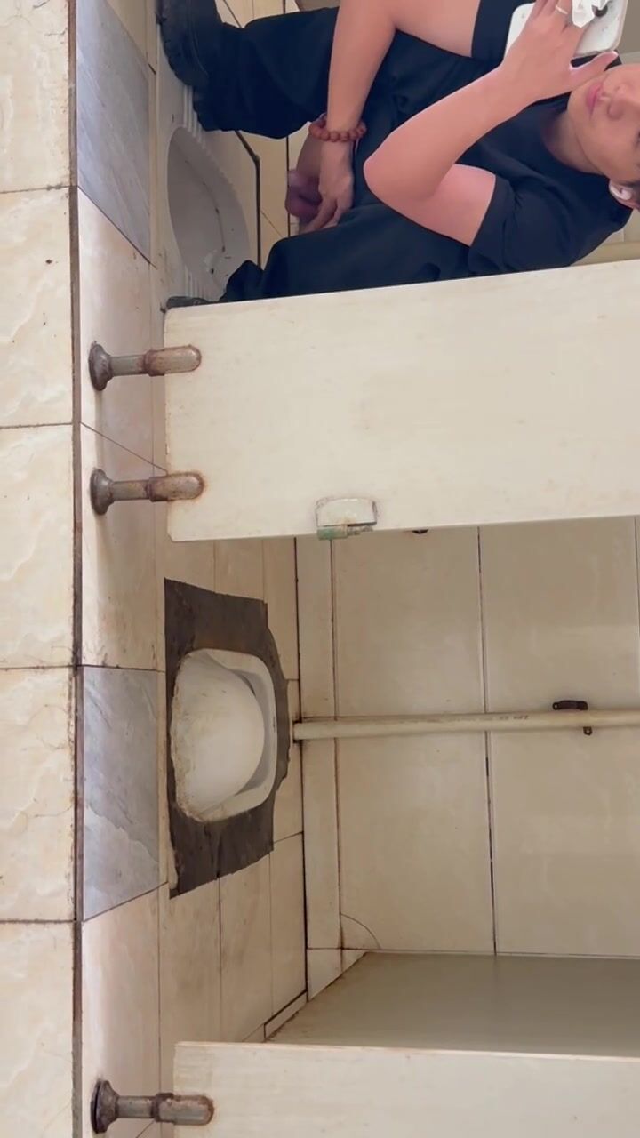 Chinese doorless squat toilet 54