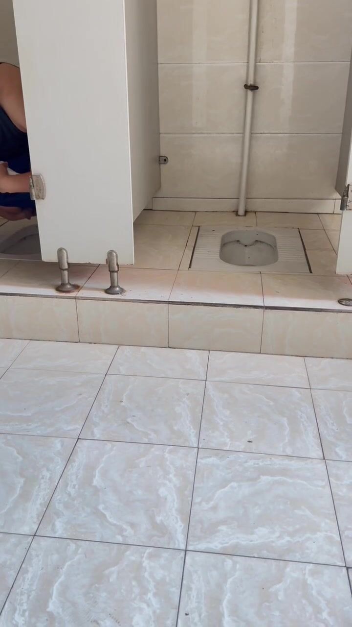 Chinese doorless squat toilet 79
