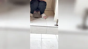 Chinese doorless squat toilet 82