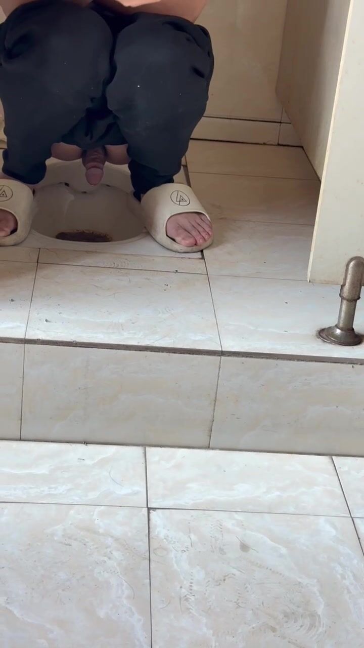 Chinese doorless squat toilet 82