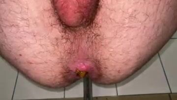 Has To Poo Desperate At Work