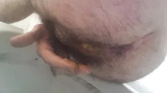 Shitting on his hands