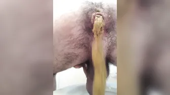 Shitting and fingering the hairy ass