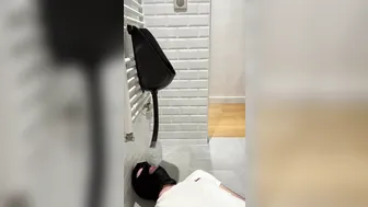 Slave urinal