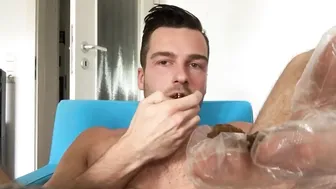 Hot hunk cam poop