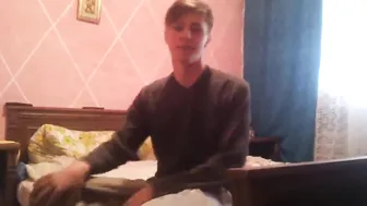 Hot Twink Pooping on His Bed