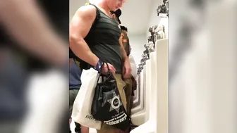 Beefy Blonde Pissing