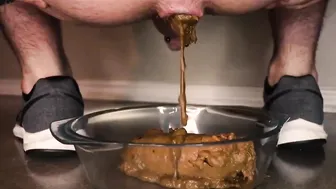 Man takes a very big heavy dump