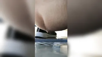 want to finger his anus while he shits
