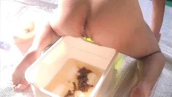slave taking a loose dump