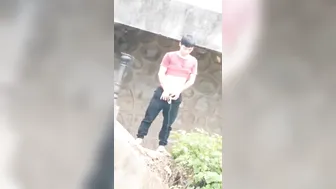 pissing 4