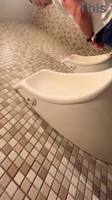 男厕偷拍pissing