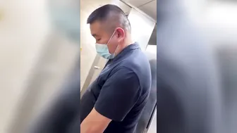 大叔撒尿pissing