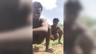 African frieds shitting