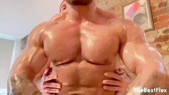 Alex Muscle Flex 30 Minute Muscle Worship and Blowjob