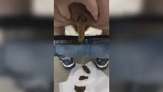 Spreading friend’s ass while he shits!