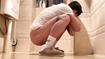 Same Chinese student shitting as the last one 4 of 5